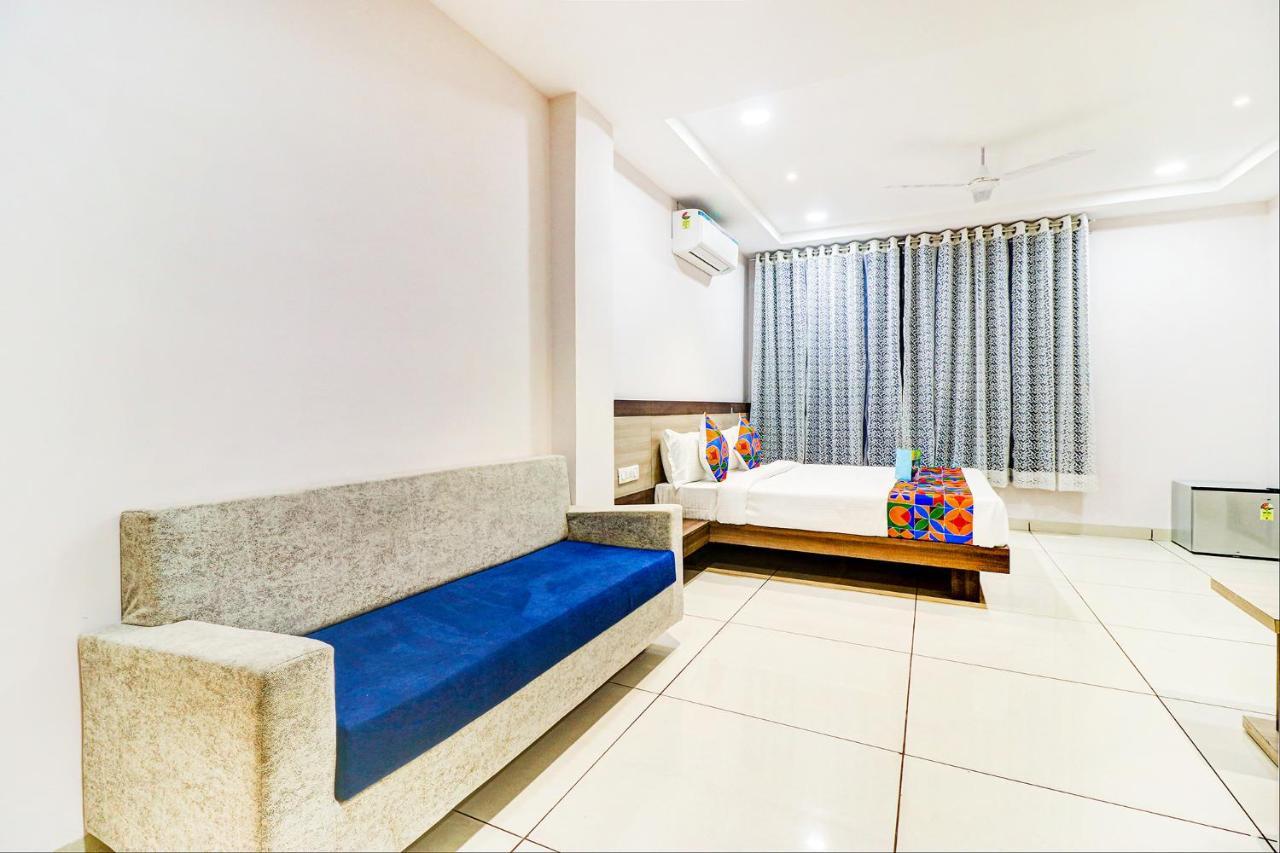 Fabhotel Pishori Inn Ιντόρ Εξωτερικό φωτογραφία